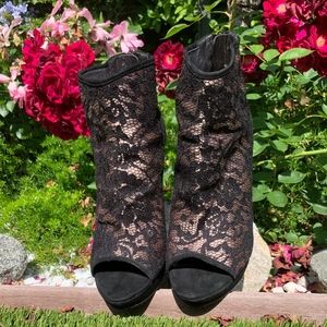 Via Spiga ‘Evanna’ Lace Peep Toe Bootie